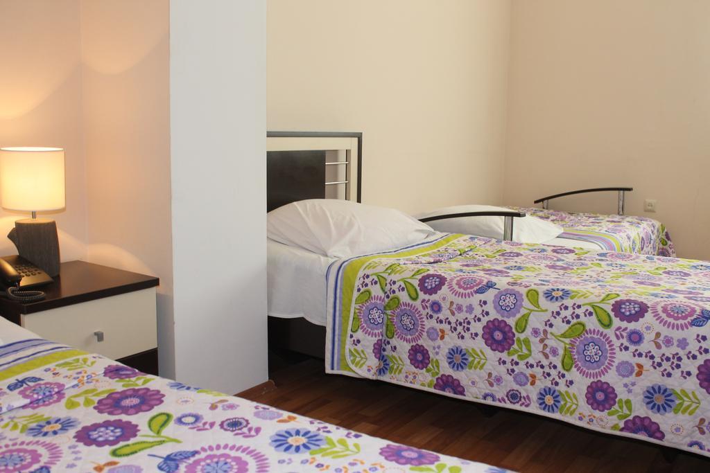 Max Comfort Hotel Kutaisi Ruang foto