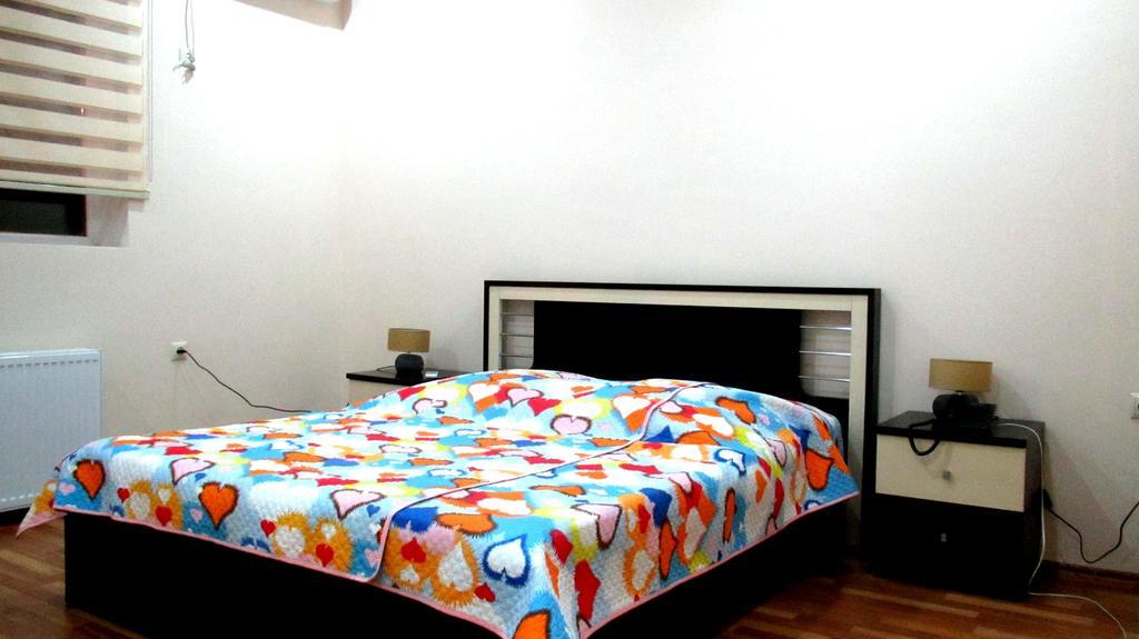 Max Comfort Hotel Kutaisi Bagian luar foto