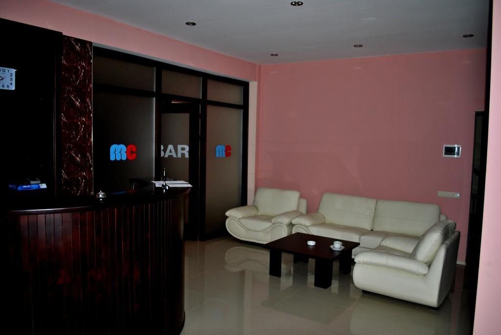 Max Comfort Hotel Kutaisi Bagian luar foto