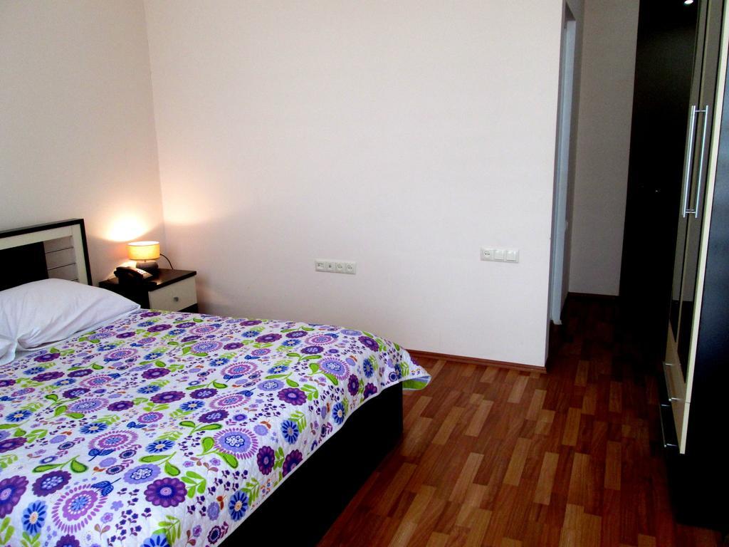 Max Comfort Hotel Kutaisi Bagian luar foto