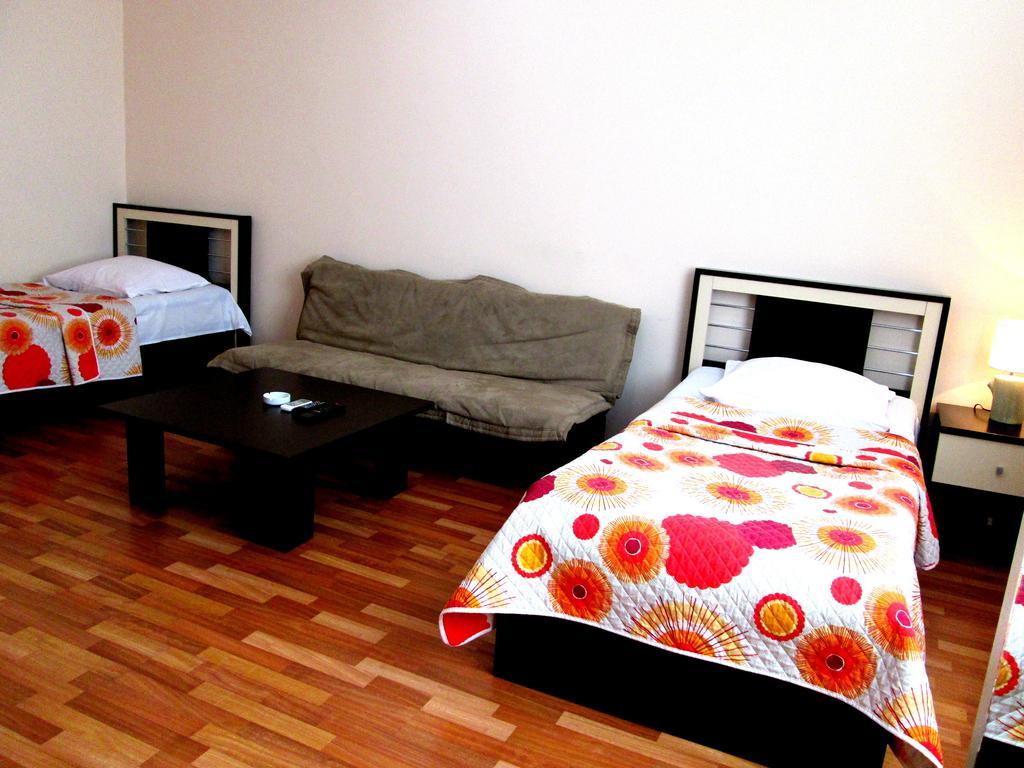 Max Comfort Hotel Kutaisi Bagian luar foto