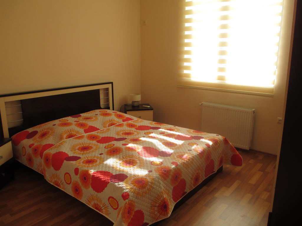Max Comfort Hotel Kutaisi Ruang foto
